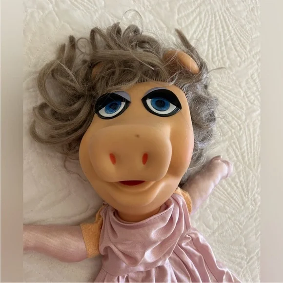 Vintage Miss Piggy Hand Puppet - Picture 11 of 12